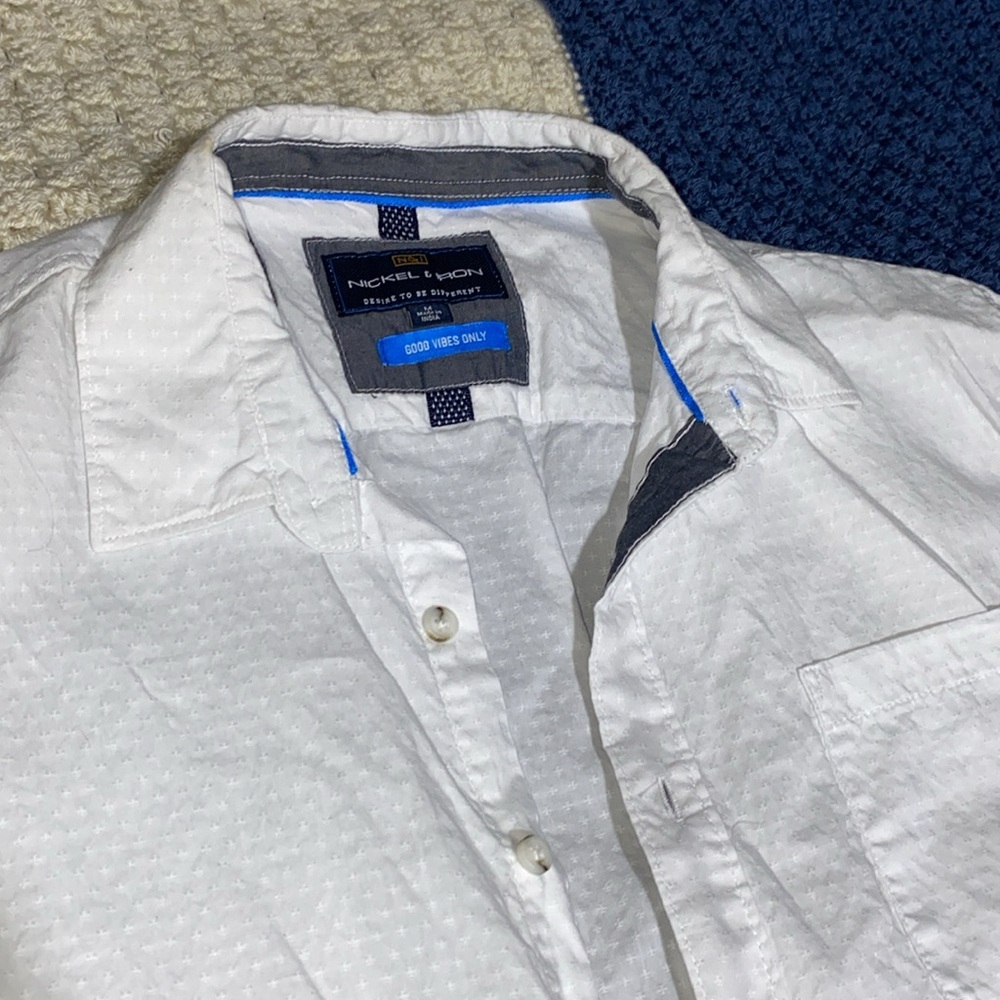 men’s white button up tee - Picture 3 of 4